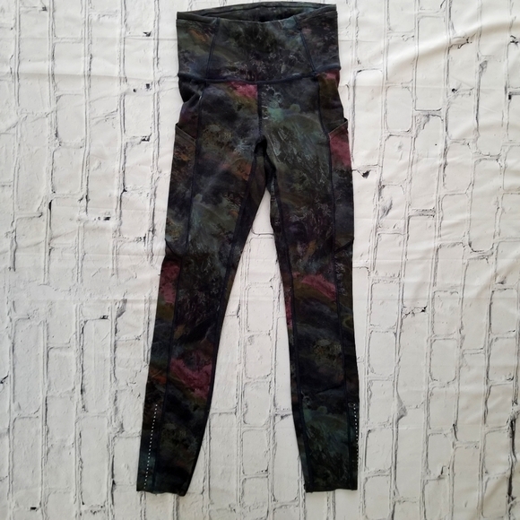 Lululemon Fast & Free Leggings - Picture 5 of 11